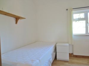 Bedroom- click for photo gallery